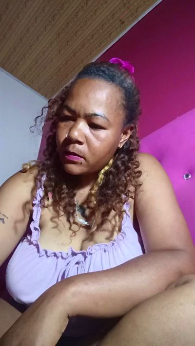 Felanah33 live cam on Cam4