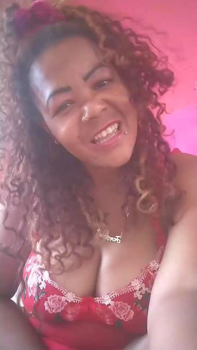 Felanah33 live cam on Cam4