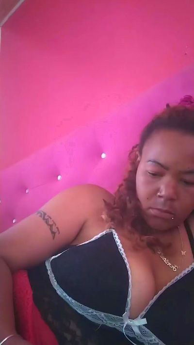 Felanah33 live cam on Cam4