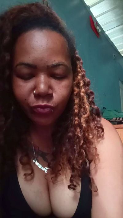 Felanah33 live cam on Cam4