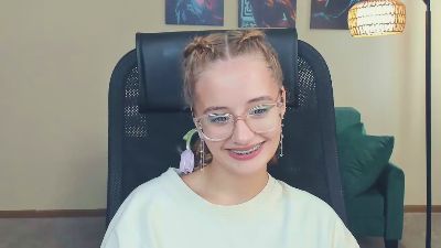 FelicaMccadden live cam on Cam4