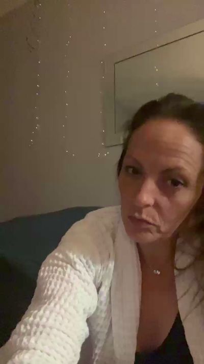 Felicia666666 live cam on Cam4