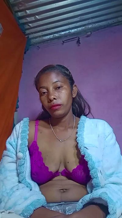 Felicinne live cam on Cam4