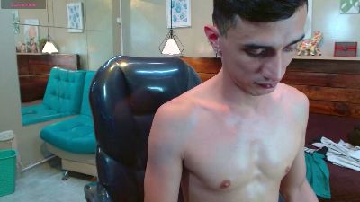 FelipeFriendly live cam on Cam4