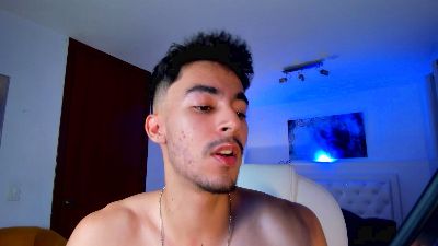 FelipePalace live cam on Cam4