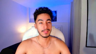 FelipePalace live cam on Cam4