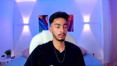 FelipePalace live cam on Cam4