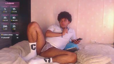 Felipe_cams live cam on Cam4