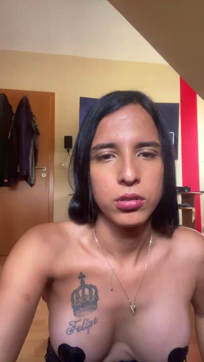Fernandasexy25 live cam on Cam4