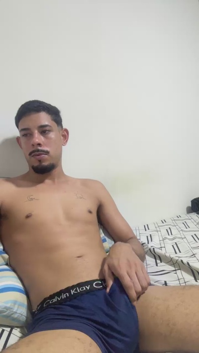 Fernandofn live cam on Cam4