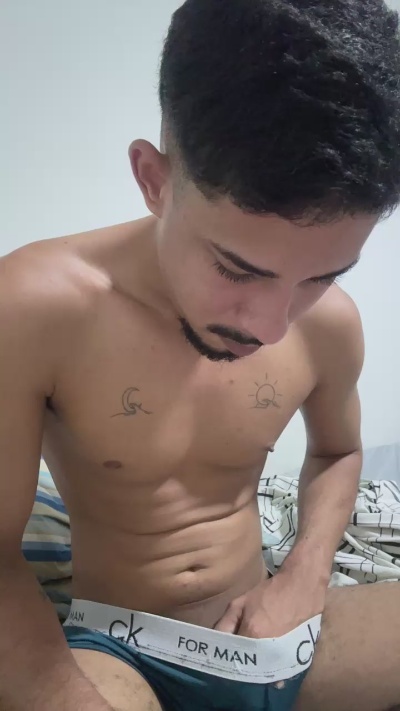 Fernandofn live cam on Cam4