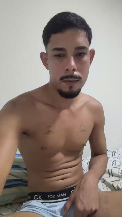 Fernandofn live cam on Cam4
