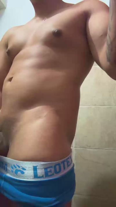 FetichBxy live cam on Cam4