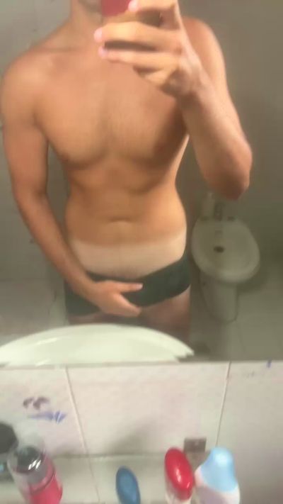Filippoajshak live cam on Cam4