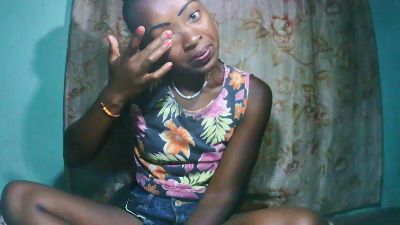 Fiononana live cam on Cam4