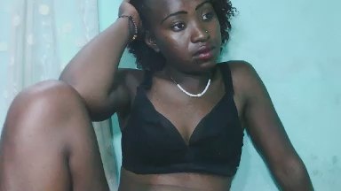 Fiononana live cam on Cam4