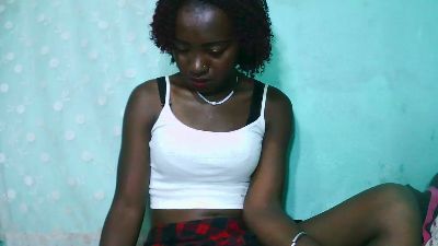 Fiononana live cam on Cam4