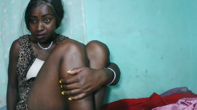 Fiononana live cam on Cam4