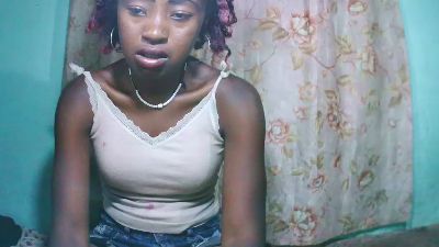 Fiononana live cam on Cam4