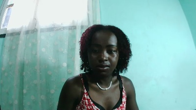 Fiononana live cam on Cam4