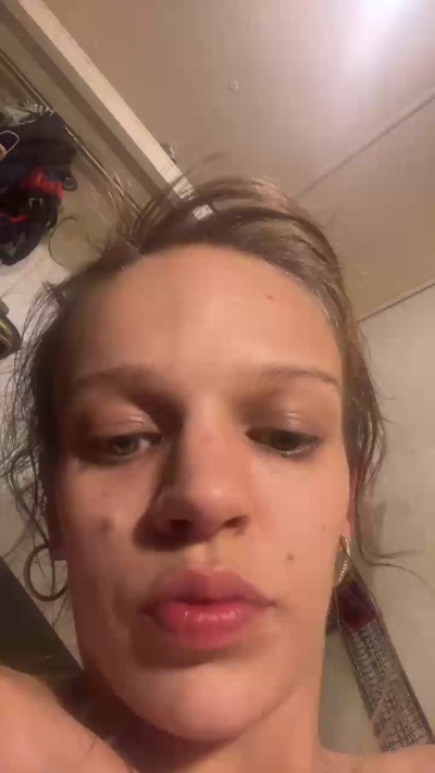 Firsttime_freak live cam on Cam4
