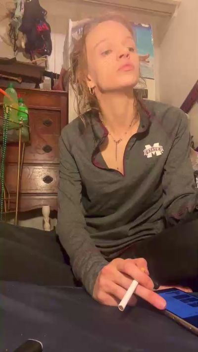 Firsttime_freak live cam on Cam4