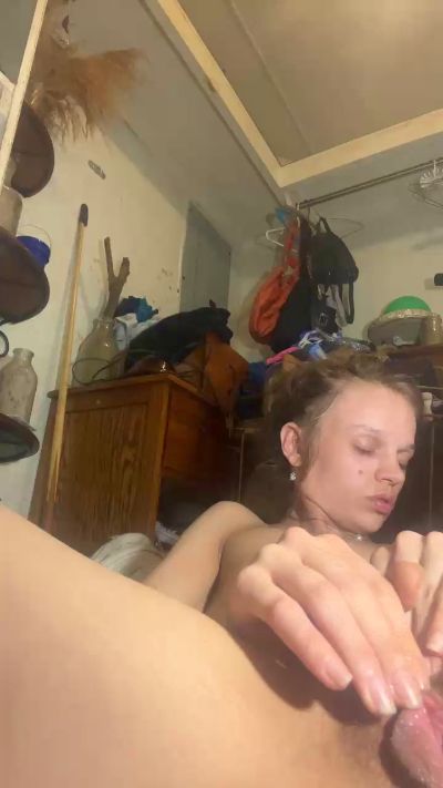 Firsttime_freak live cam on Cam4