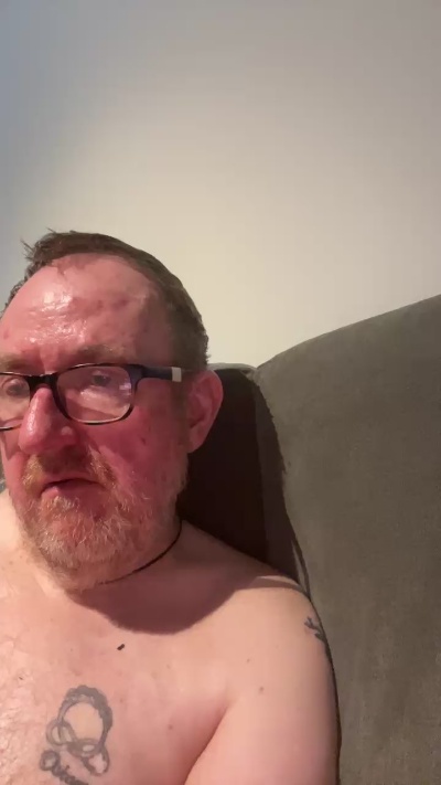 FistFella live cam on Cam4