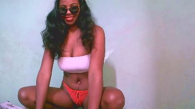 Fitiavana8 live cam on Cam4