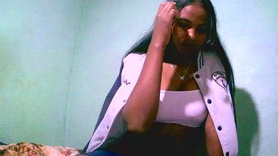 Fitiavana8 live cam on Cam4