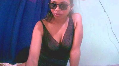 Fitiavana8 live cam on Cam4