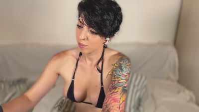 Fl0wermadness live cam on Cam4