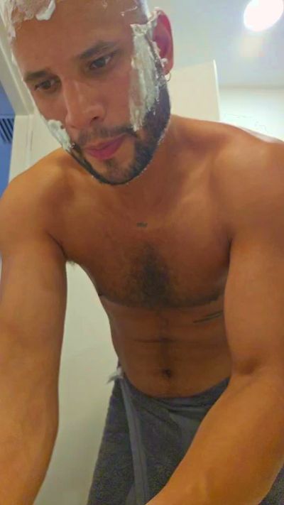Flacode23cm live cam on Cam4