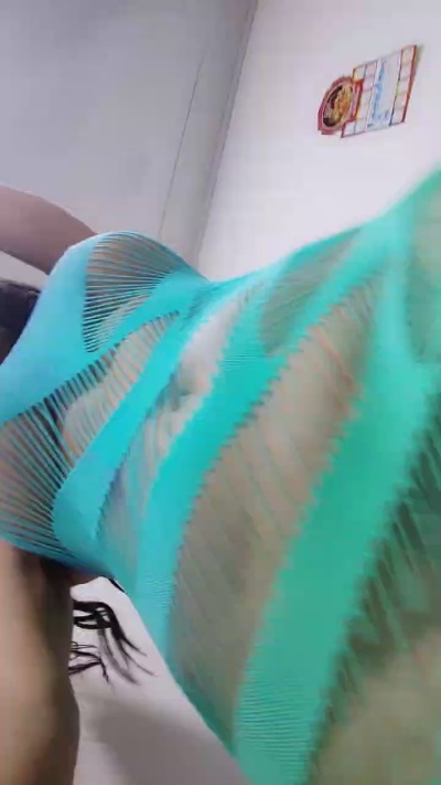 FlaquisRica live cam on Cam4