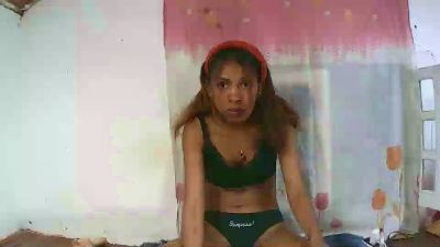 Fleure_lisse live cam on Cam4