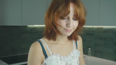 Flirtiny live cam on Cam4