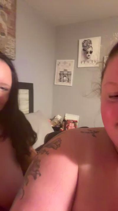 Flirtylescouple webcam