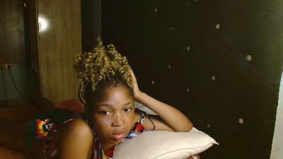 Flirtyqueen live cam on Cam4