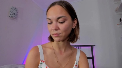 Flora_Amber live cam on Cam4