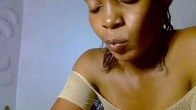 FloralQueen live cam on Cam4