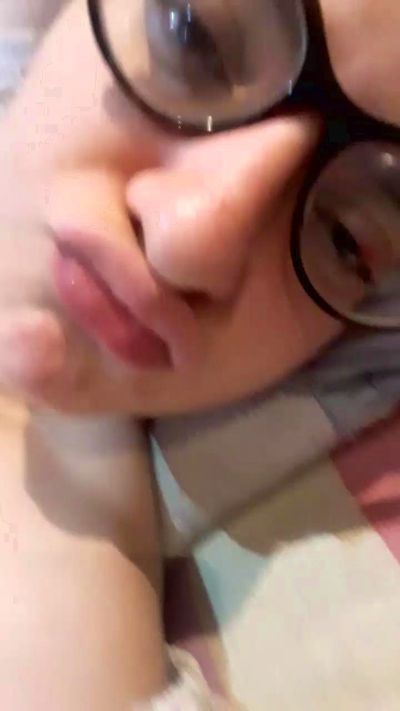 Florcita424 live cam on Cam4
