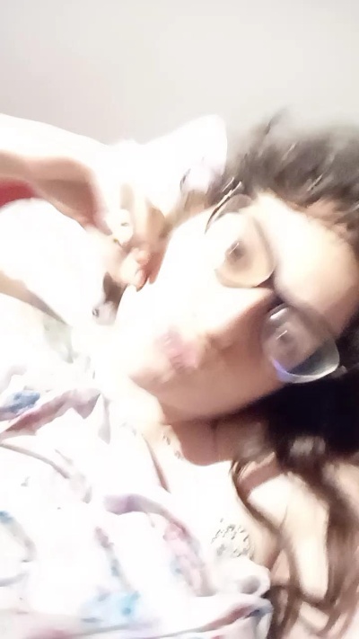 Florcita424 live cam on Cam4