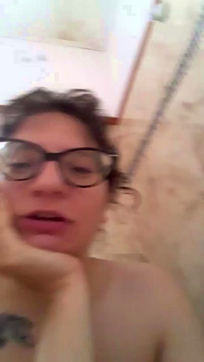 Florcita424 live cam on Cam4