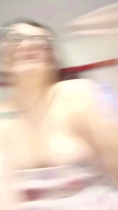 Florcita424 live cam on Cam4