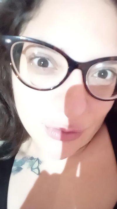 Florcita424 live cam on Cam4