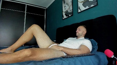 FloydC29 live cam on Cam4
