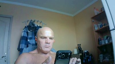 FlyMonster live cam on Cam4