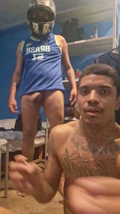 Foguinho85 live cam on Cam4