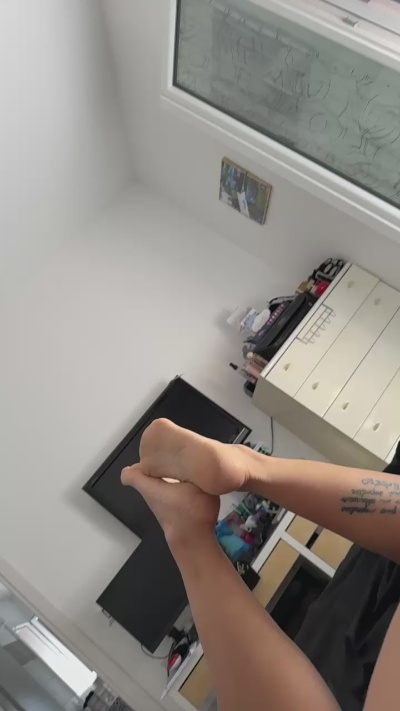 FootEly live cam preview