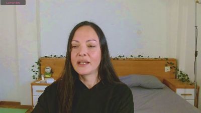 FoxySpanks live cam on Cam4